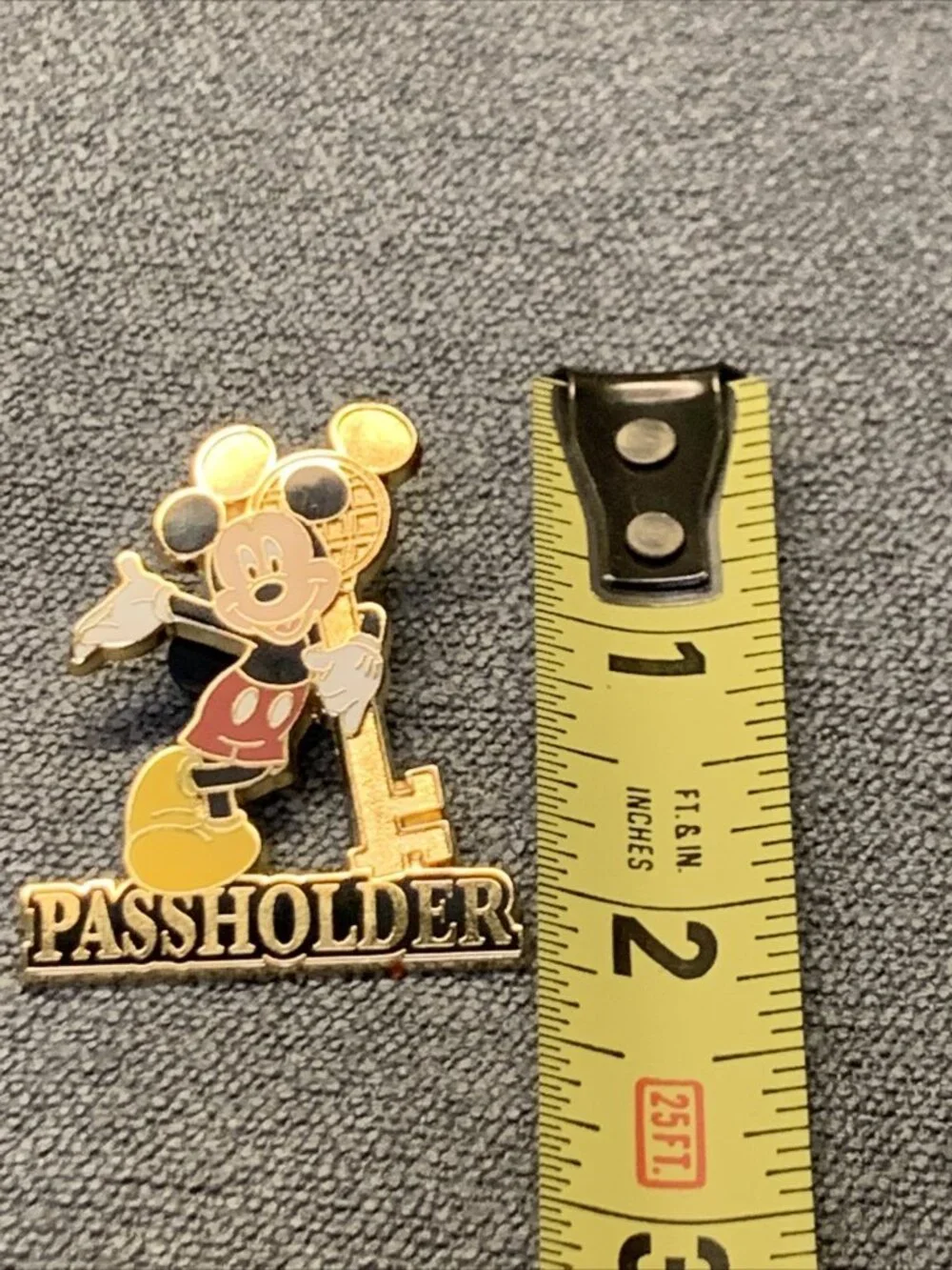 WDW Passholder 2004 Disney Trading Pin KG Mickey Mouse